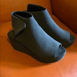 Pierre Dumas Wedge Sandals Black 9M